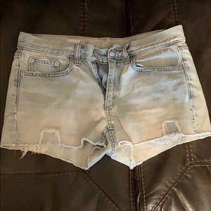 Gap cutoff shorts